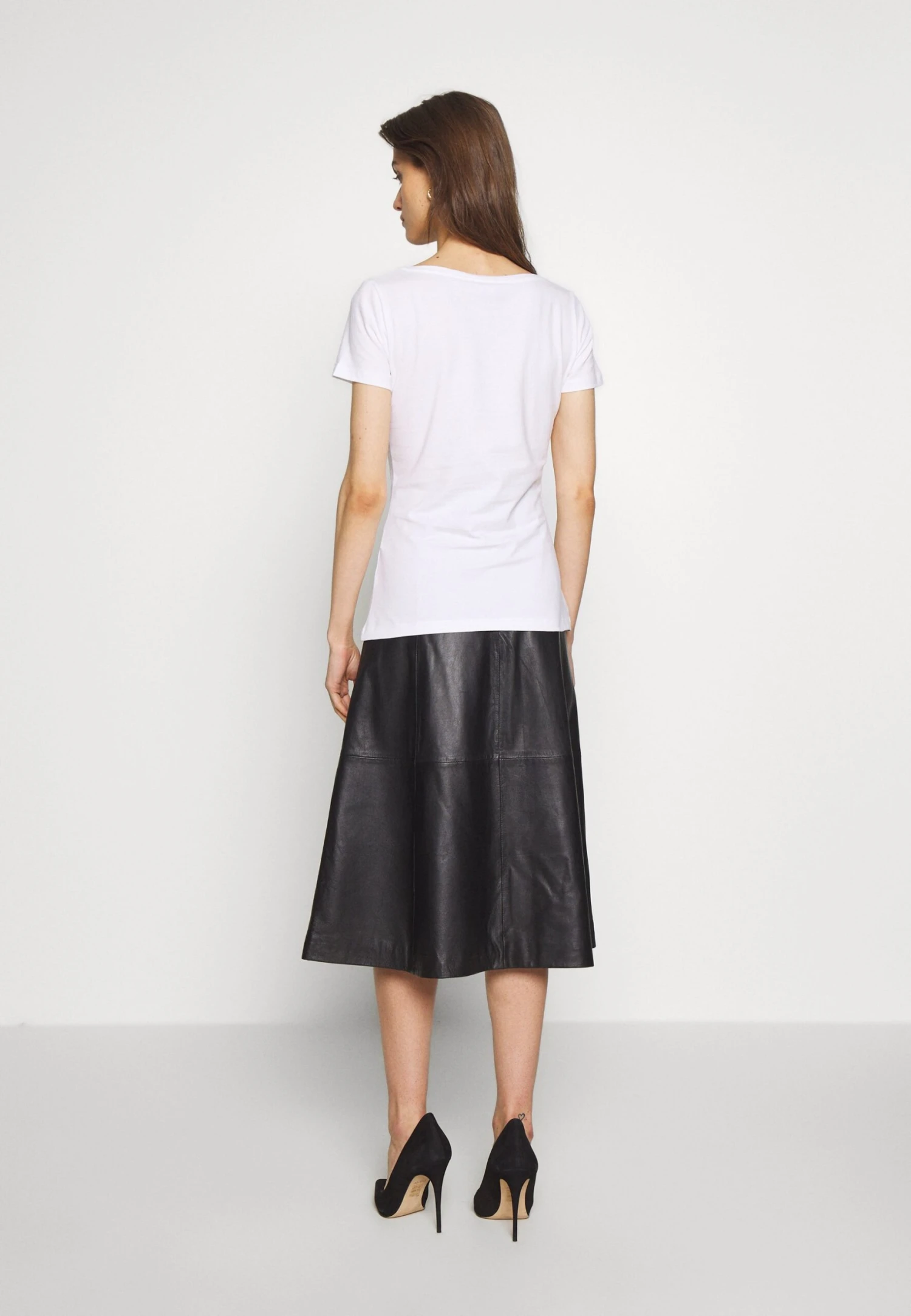 Anna Field 3 Pack - T-Shirt Basique - White/Camel/Black 6 Anna Field 3 Pack - T-Shirt Basique - White/Camel/Black – Image 4