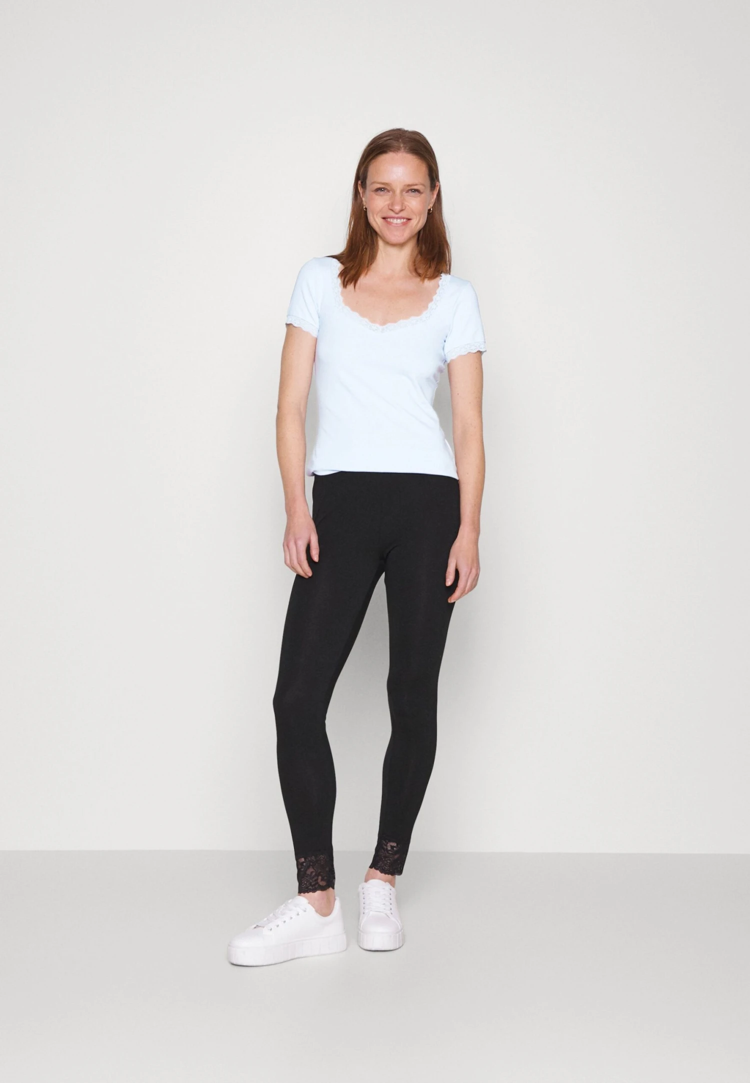 Anna Field T-Shirt Basique - Light Blue 4 Anna Field T-Shirt Basique - Light Blue – Image 2