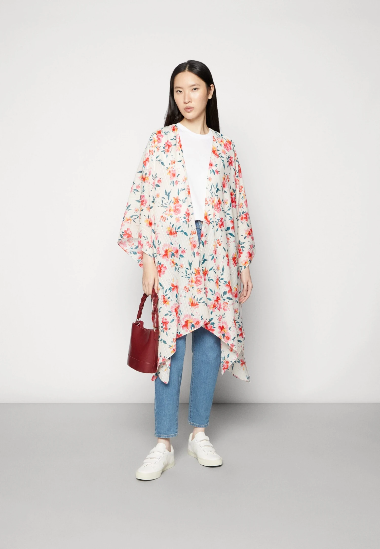 Anna Field Cape - Red 4 Anna Field Cape - Red – Image 2