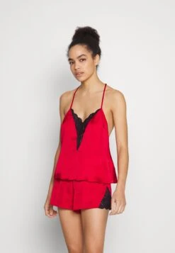 Anna Field 4 Piece Gift Set - Pyjama - Black/Red 19 Anna Field 4 Piece Gift Set - Pyjama - Black/Red -Anna Field 3d6beaafe628430fa32b672c167c5d99