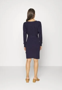 Anna Field Wrap V Ausschnitt Mini Strickkleid Mit Gürtel - Robe Fourreau - Dark Blue 10 Anna Field Wrap V Ausschnitt Mini Strickkleid Mit Gürtel - Robe Fourreau - Dark Blue -Anna Field 41ab5049c9cf4780b3c7830207350d6a