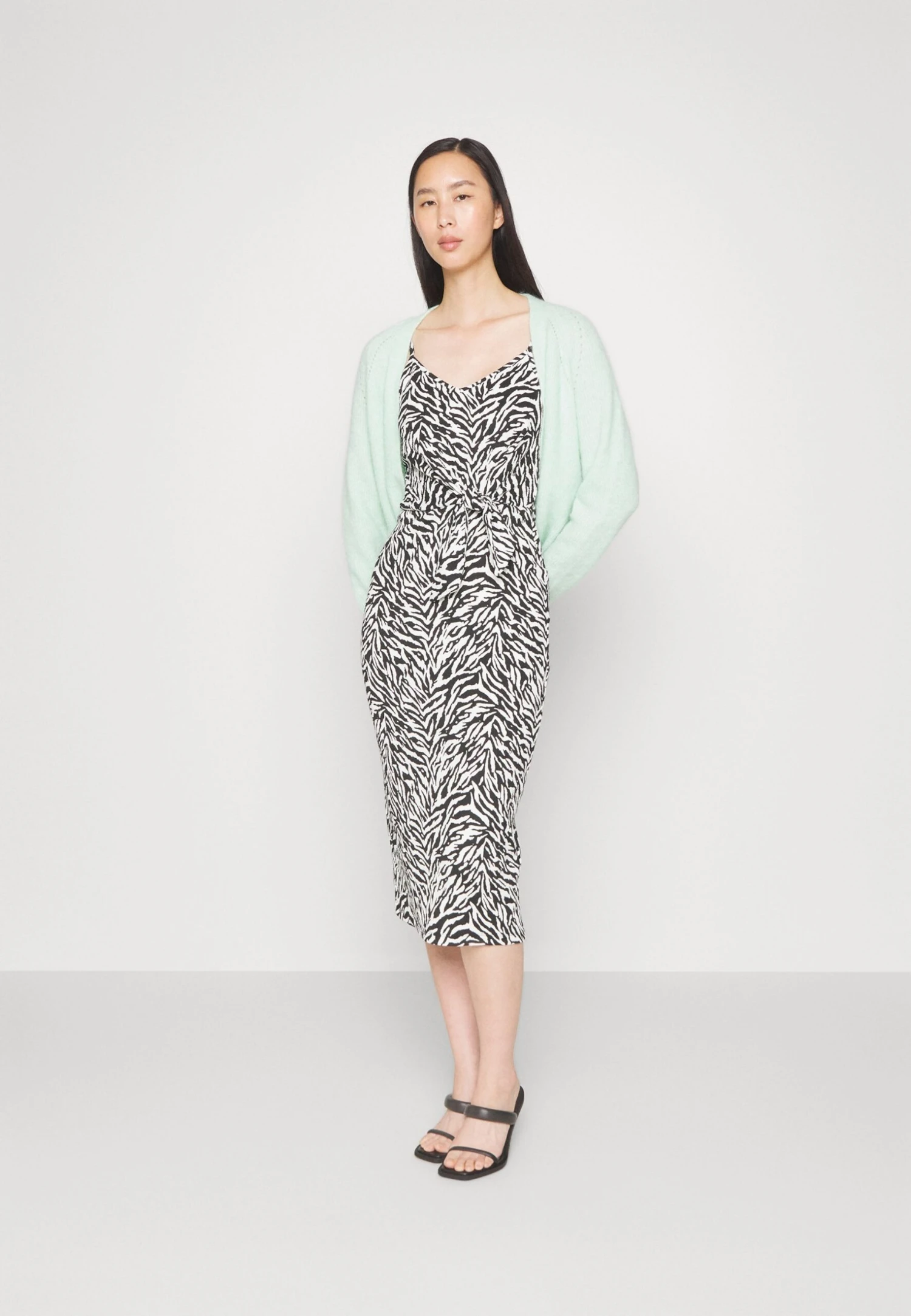 Anna Field Robe De Jour - Black/White 4 Anna Field Robe De Jour - Black/White – Image 2