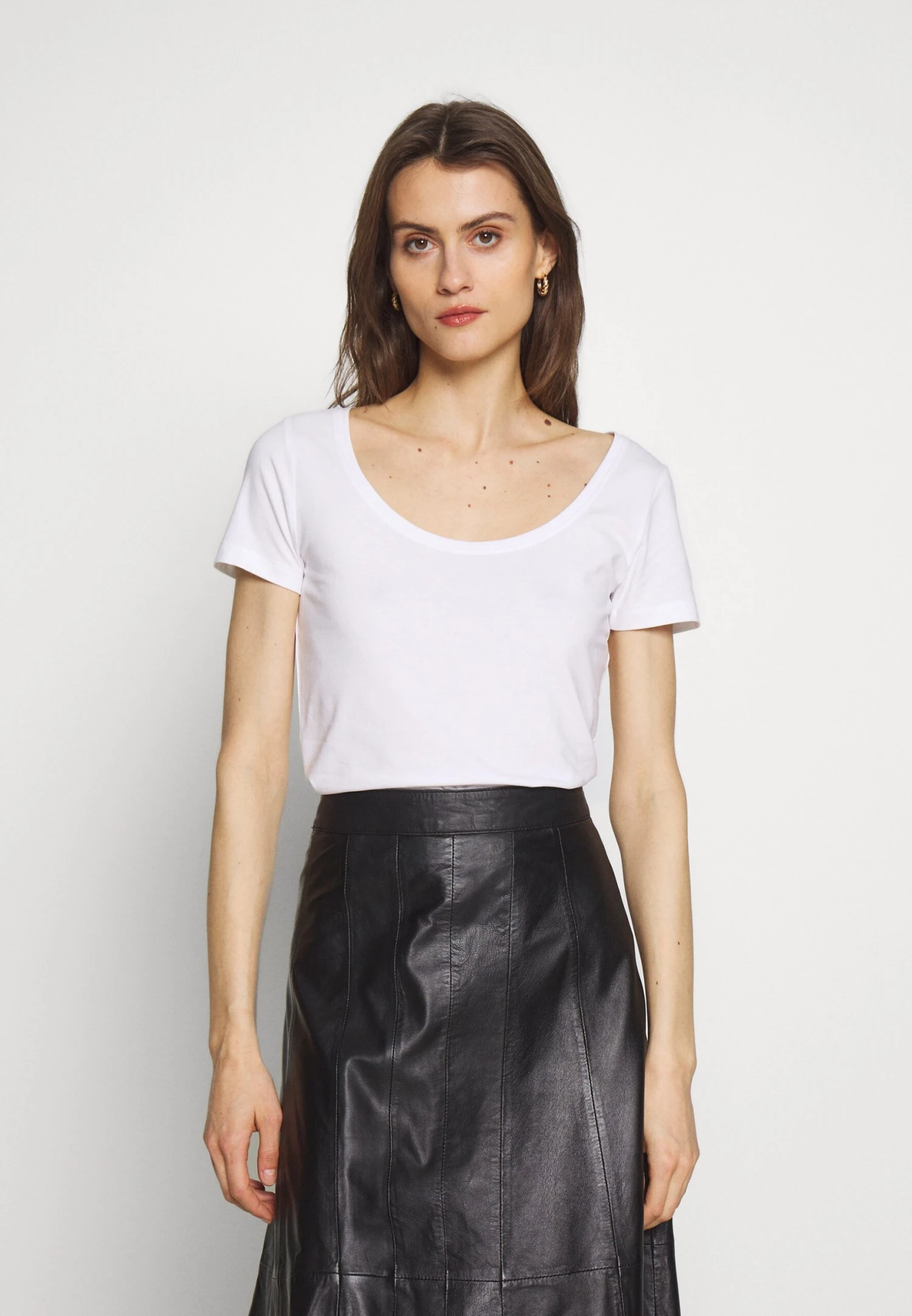 Anna Field 3 Pack - T-Shirt Basique - White/Camel/Black 5 Anna Field 3 Pack - T-Shirt Basique - White/Camel/Black – Image 3