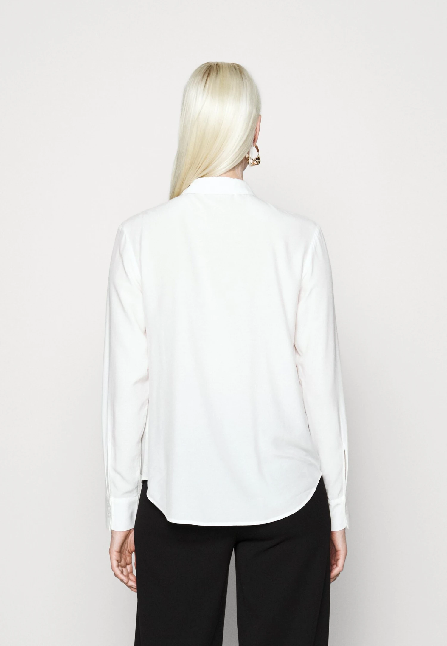 Blouse - White 5 Blouse - White – Image 3