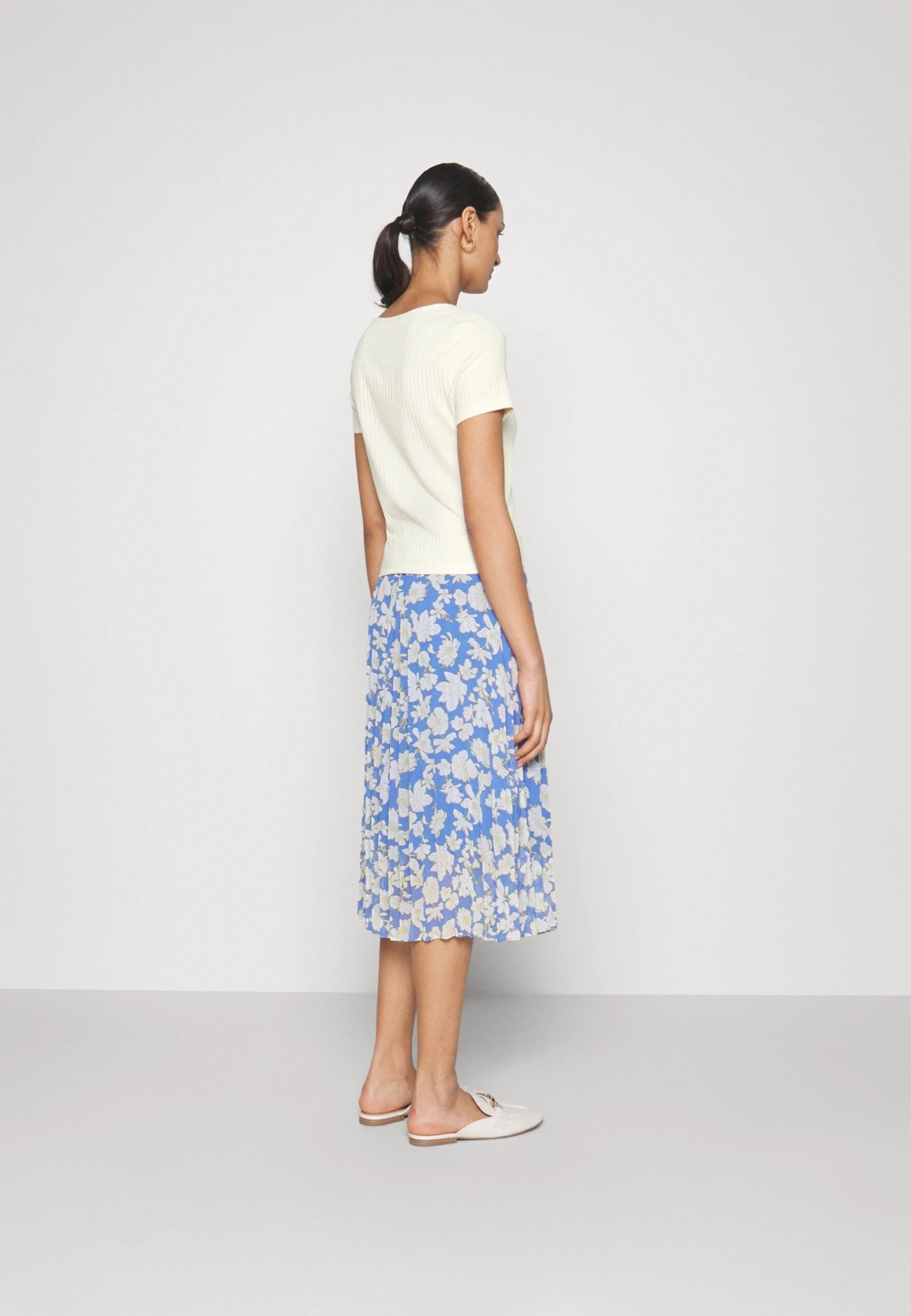 Anna Field Gilet - 003 - Off-White 5 Anna Field Gilet - 003 - Off-White – Image 3