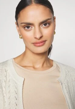 Anna Field Pointelle Bolero - Gilet - Offwhite 12 Anna Field Pointelle Bolero - Gilet - Offwhite -Anna Field 679490d6e4a742c38ee57dd496b06f90