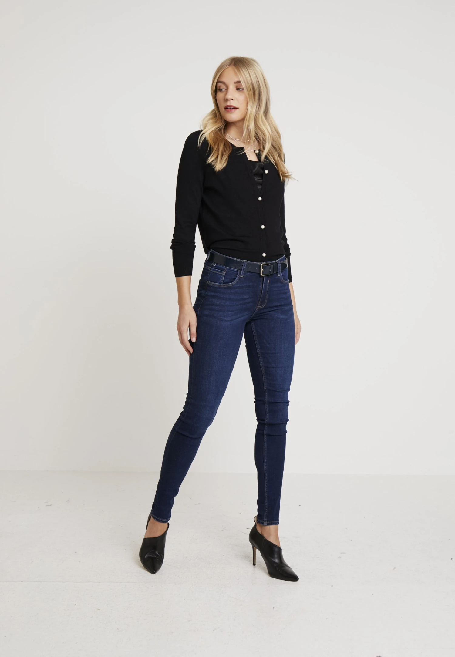 Anna Field Gilet - Black 4 Anna Field Gilet - Black â Image 2