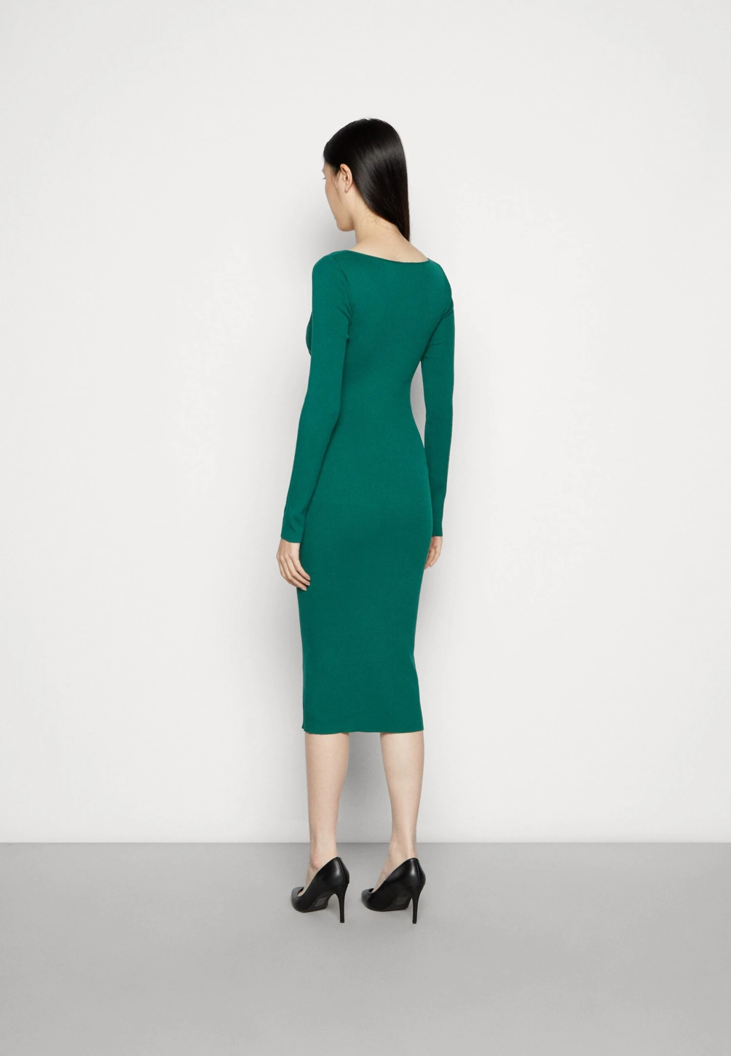 Anna Field V Ausschnitt Bodycon Midi Strickkleid - Robe Fourreau - Green 5 Anna Field V Ausschnitt Bodycon Midi Strickkleid - Robe Fourreau - Green – Image 3