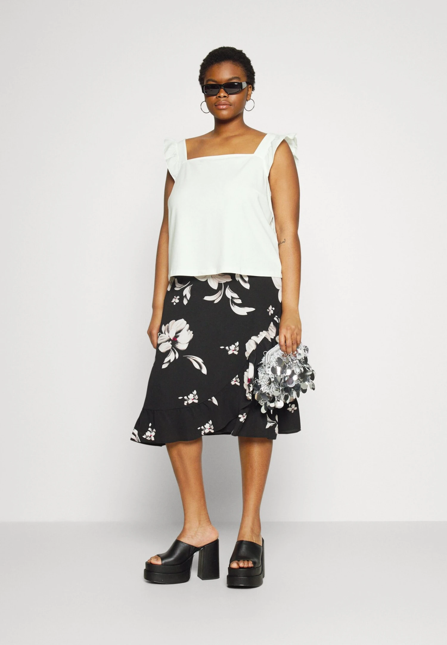 T-Shirt Basique - White 4 T-Shirt Basique - White – Image 2