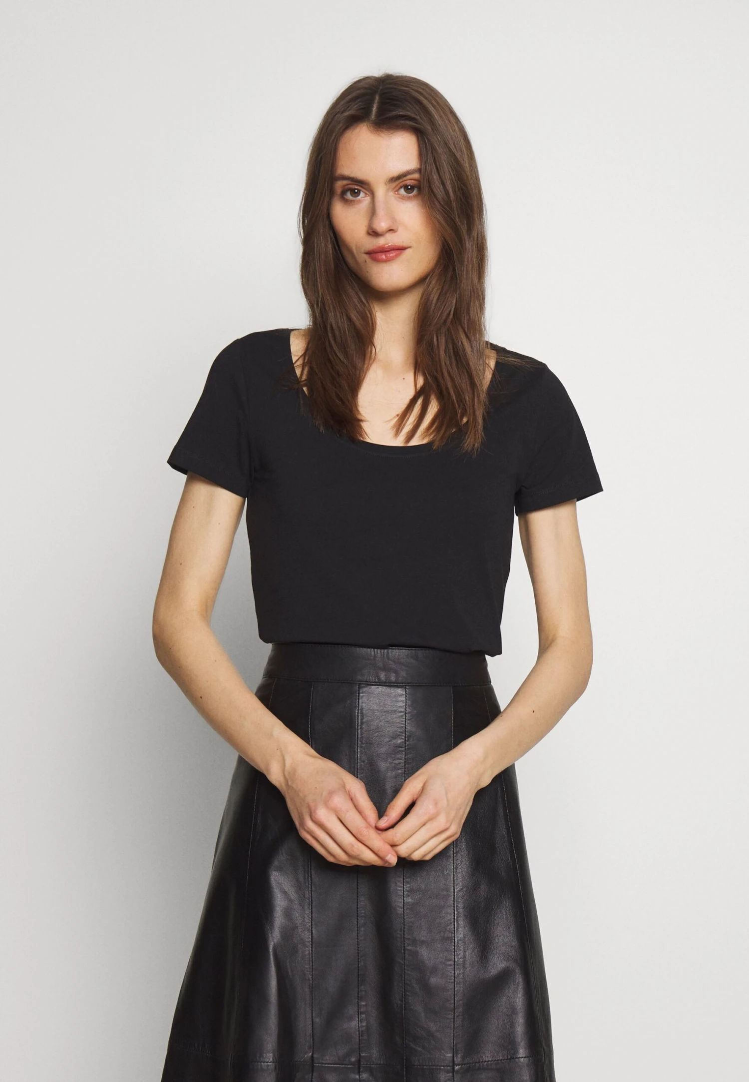 Anna Field 3 Pack - T-Shirt Basique - White/Camel/Black 8 Anna Field 3 Pack - T-Shirt Basique - White/Camel/Black – Image 6