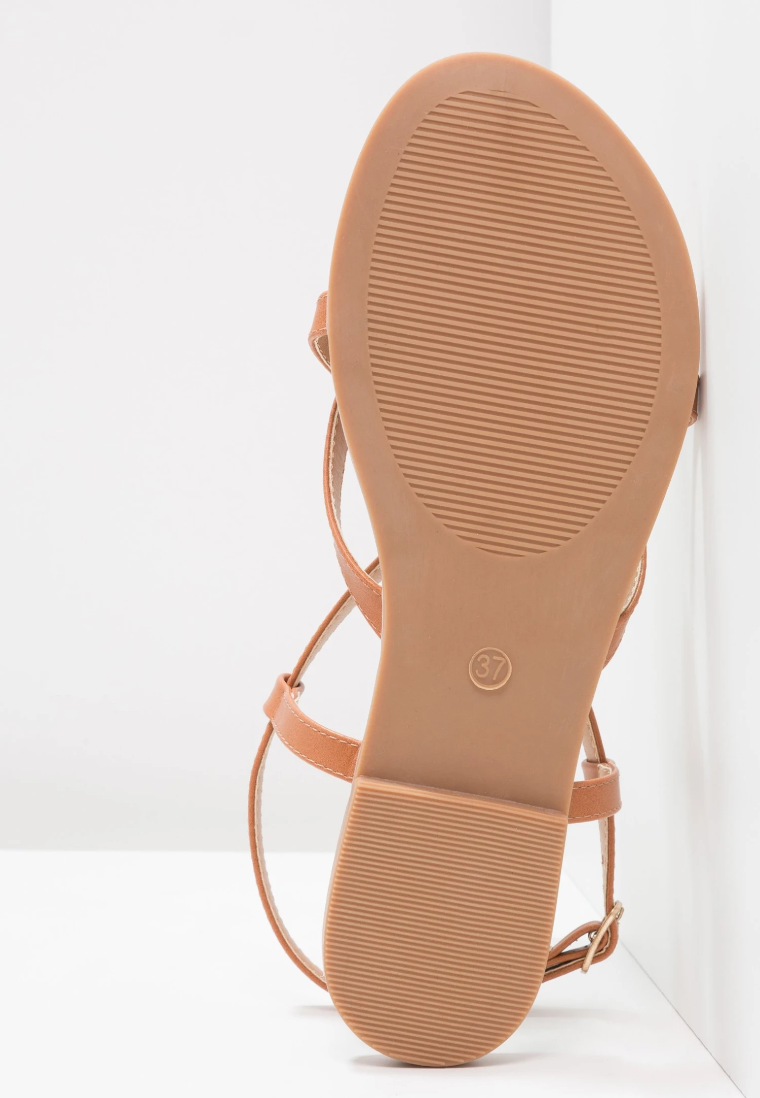 Anna Field Tongs - Cognac 8 Anna Field Tongs - Cognac – Image 6