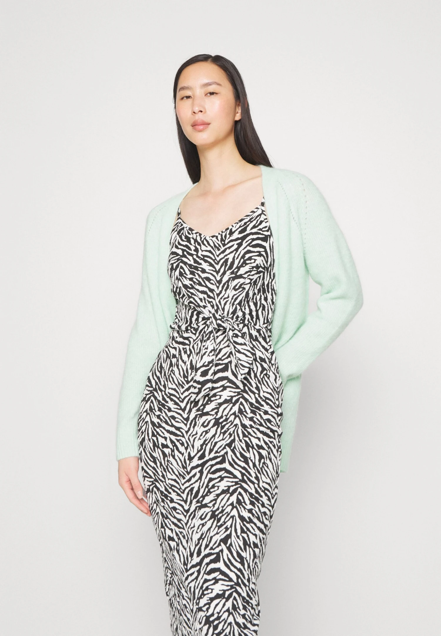 Anna Field Robe De Jour - Black/White 8 Anna Field Robe De Jour - Black/White – Image 6