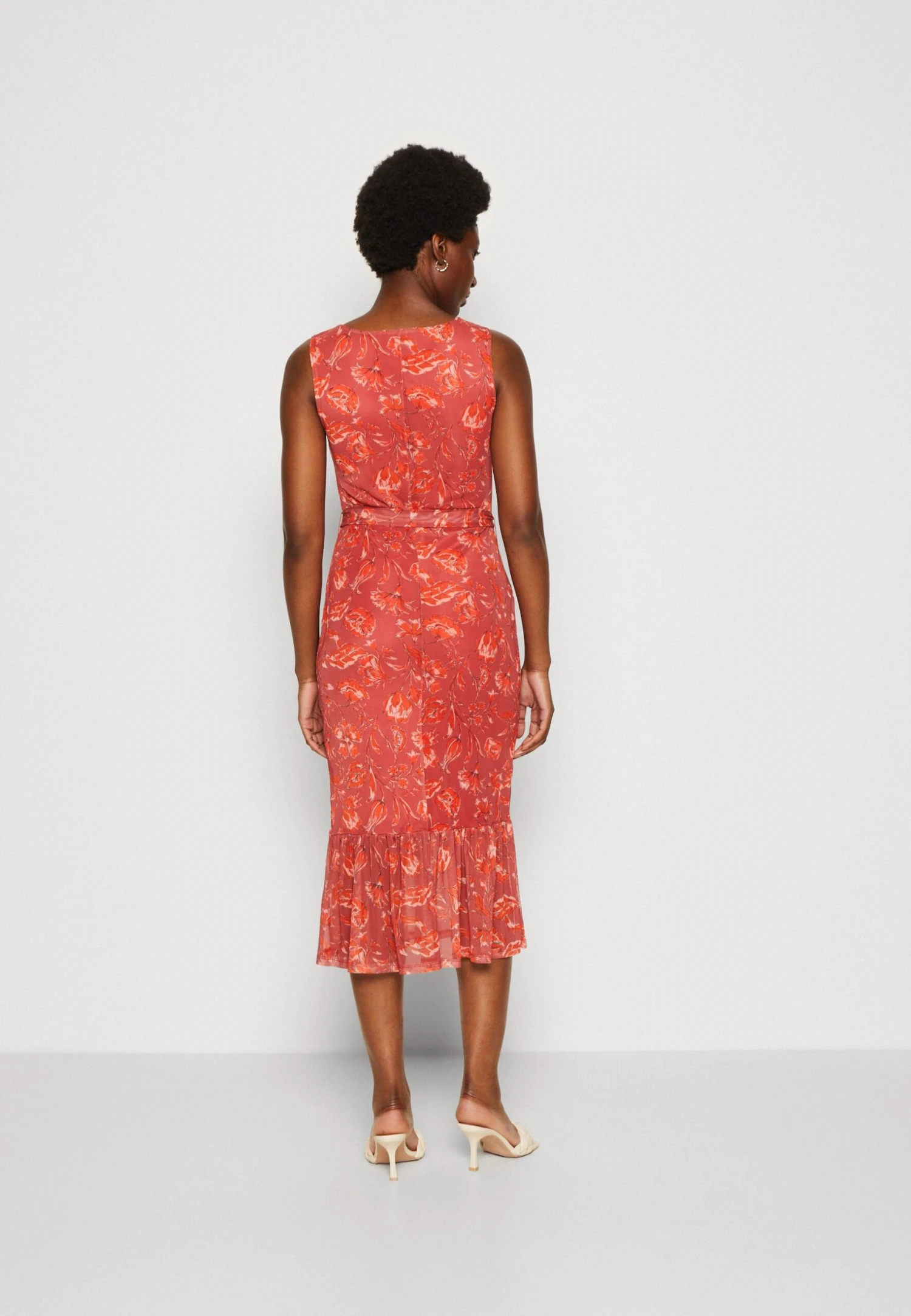 Anna Field Robe Fourreau - Beige/Pink/Multi Coloured 6 Anna Field Robe Fourreau - Beige/Pink/Multi Coloured – Image 4