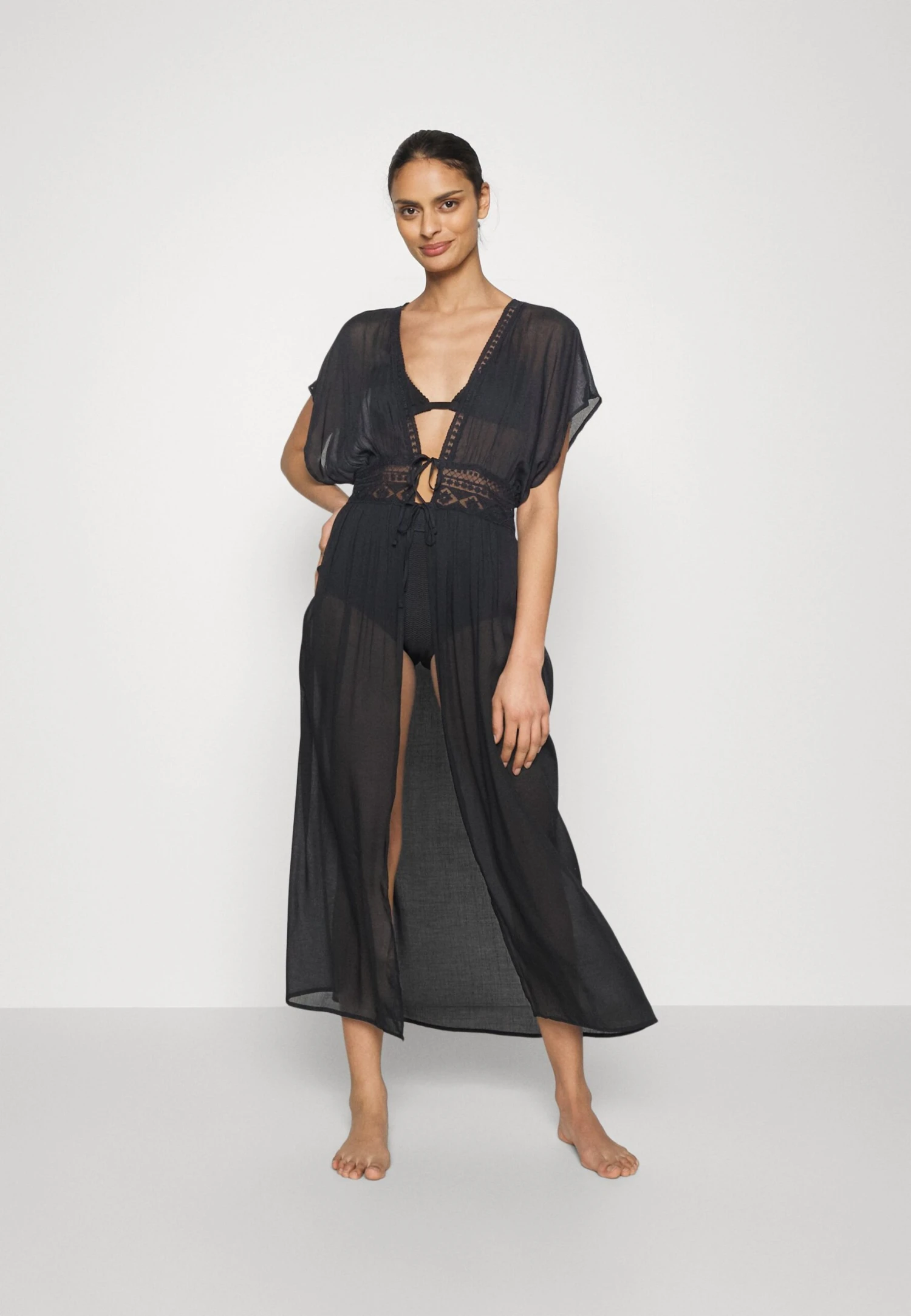 Anna Field Embroidered Cover Up / 802 - Black - Accessoire De Plage - 802 - Black 4 Anna Field Embroidered Cover Up / 802 - Black - Accessoire De Plage - 802 - Black â Image 2