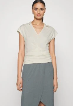 Anna Field Wrap Blouse - Blouse - Offwhite 15 Anna Field Wrap Blouse - Blouse - Offwhite -Anna Field e32e10cda0cc4b0aac7db79e529dcd11