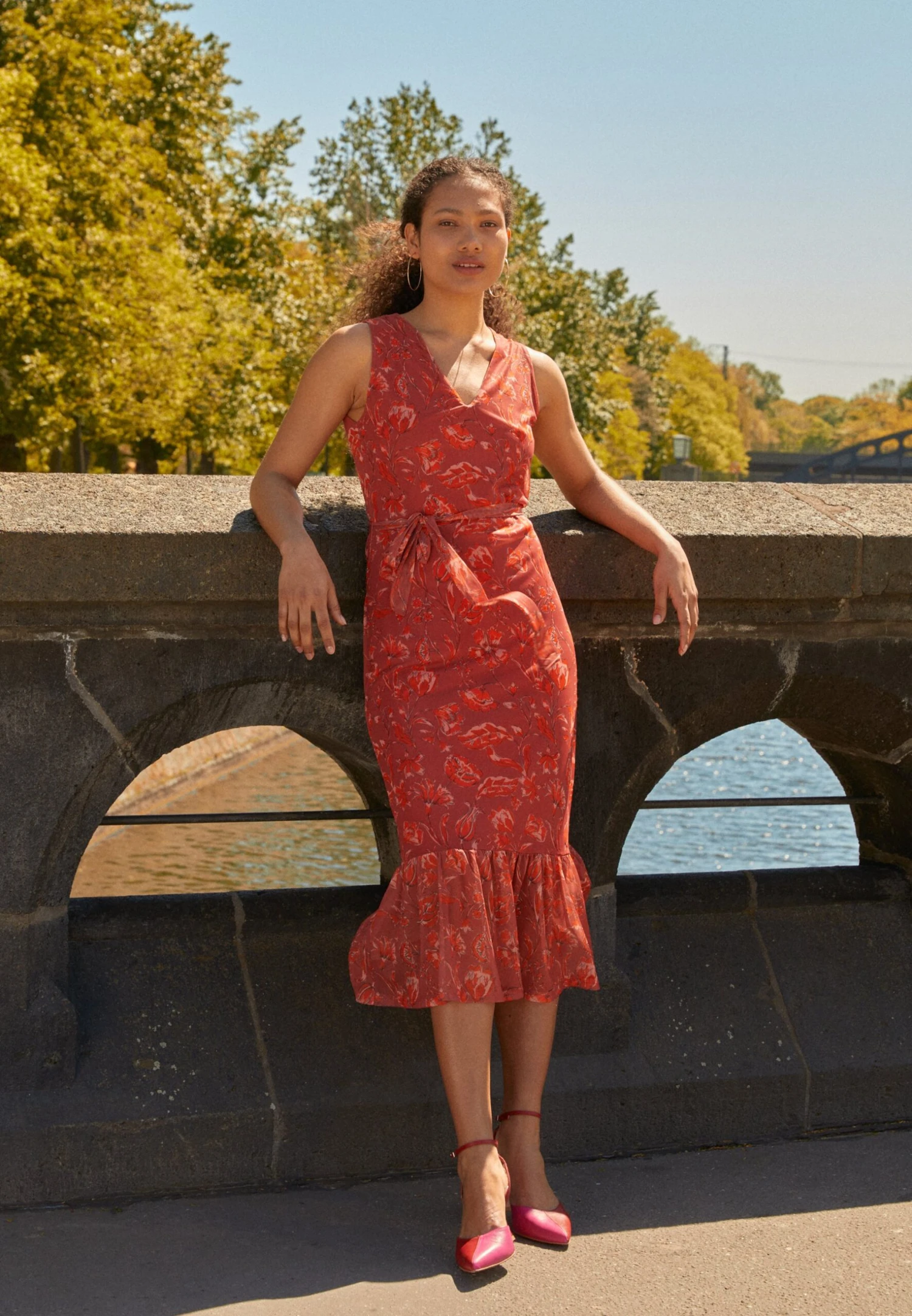 Anna Field Robe Fourreau - Beige/Pink/Multi Coloured 4 Anna Field Robe Fourreau - Beige/Pink/Multi Coloured – Image 2